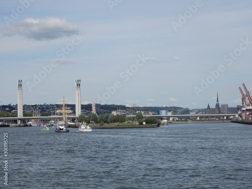 La vue sur la seine à Rouen en Normandie pendant l'armada 2019. © Anthony