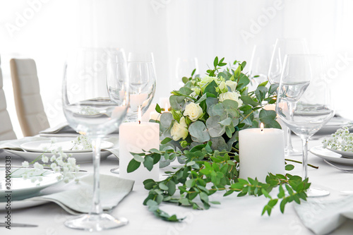 Beautiful table setting with floral decor