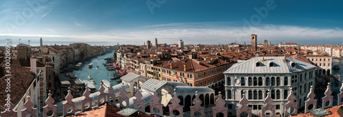 Panorama von Venedig mit Blick auf Canal Grande und Rialto Brücke
