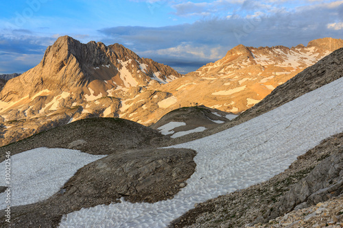 Sonnenaufgang auf dem Weg von der Knorrhütte auf die Zugspitze photo