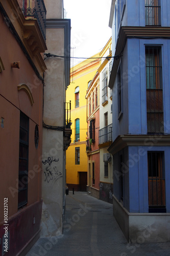 Altstadt Sevilla, Spanien: Altbauten, Fassaden, Gassen