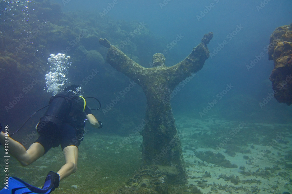 Grenada Underwater Sculpture Park Jesus Statue - obrazy, fototapety, plakaty 