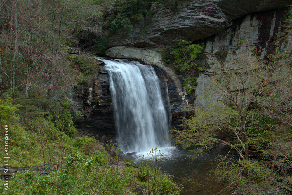 Obraz premium North Carolina water falls along the Blue Ridge Parkway