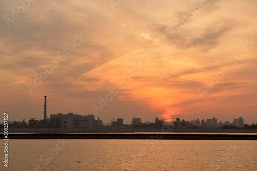 日の出の風景 © Kazuyoshi  Ozaki