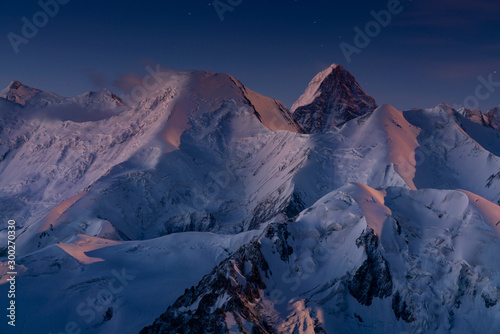 Central Tien Shan mountain peaks in moonlight before sunrise © Photonatures