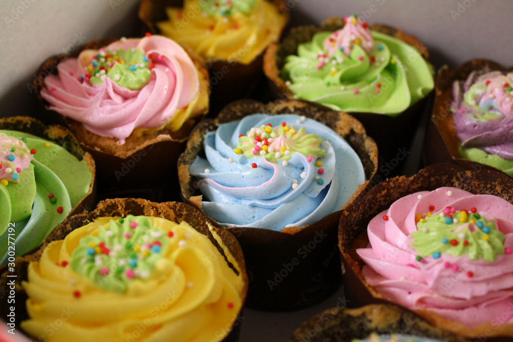 Homemade Delicious Cup Cakes With Cream Homemade Delicious Cup Cakes With Cream