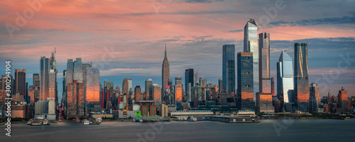 Foto Panoramic view to West Side of Manhattan Skyline from Hamilton Park, Weehawken, across Hudson River