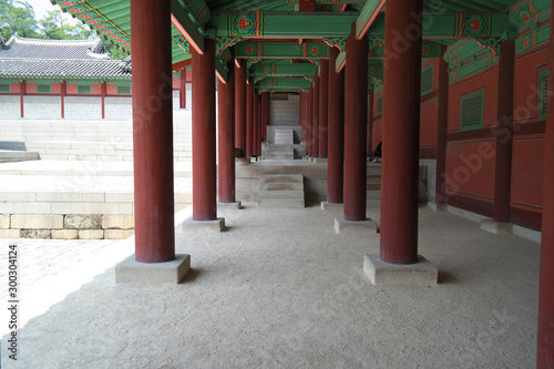 the beautiful scenery of Changgyeonggung Palace