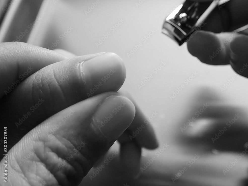 Cutting nails using nail cutter