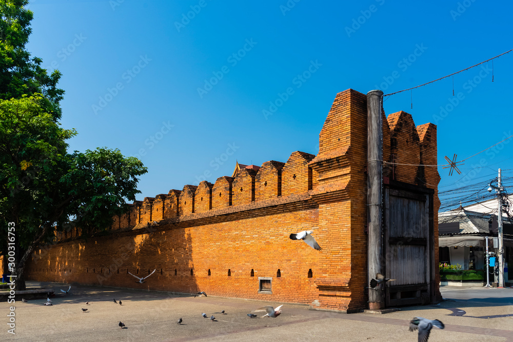 Fototapeta premium Tha Phae Gate of old city in Chiang Mai, Thailand