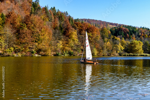 Fototapeta Naklejka Na Ścianę i Meble -  Sailboat on the Lake 