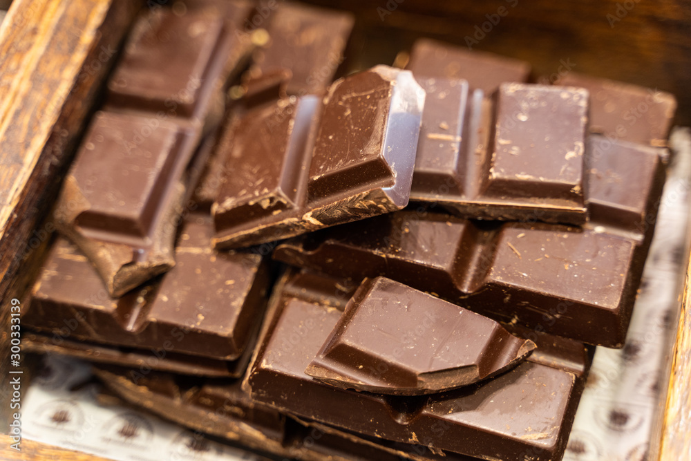 chocolate bars in a pastry shop Stock 写真 | Adobe Stock