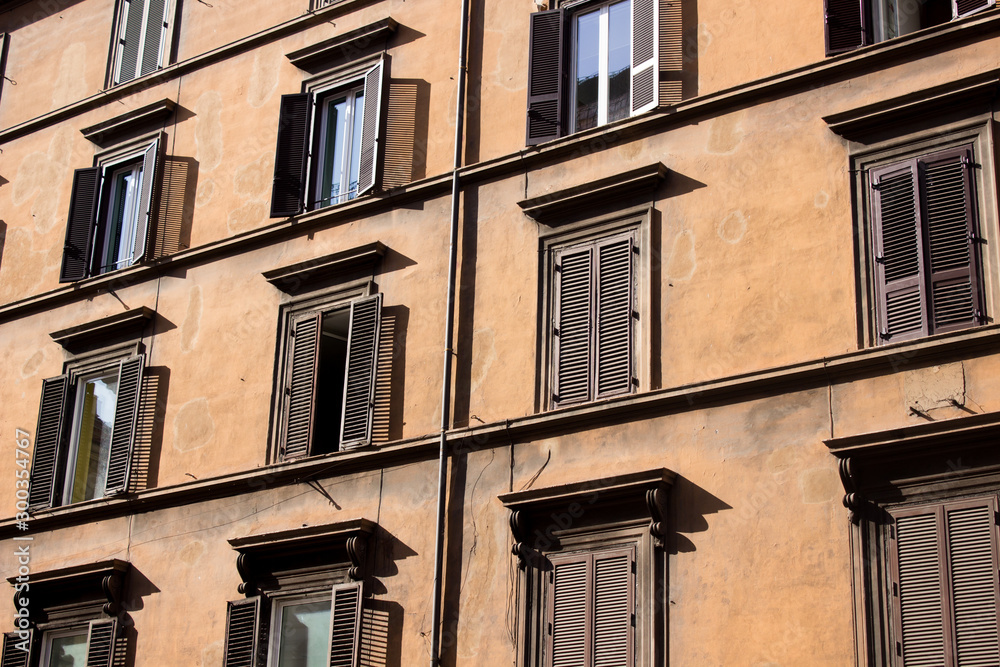 Rome houses, windows with shutters