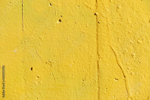 Gelbe Betonmauer, Hintergrund