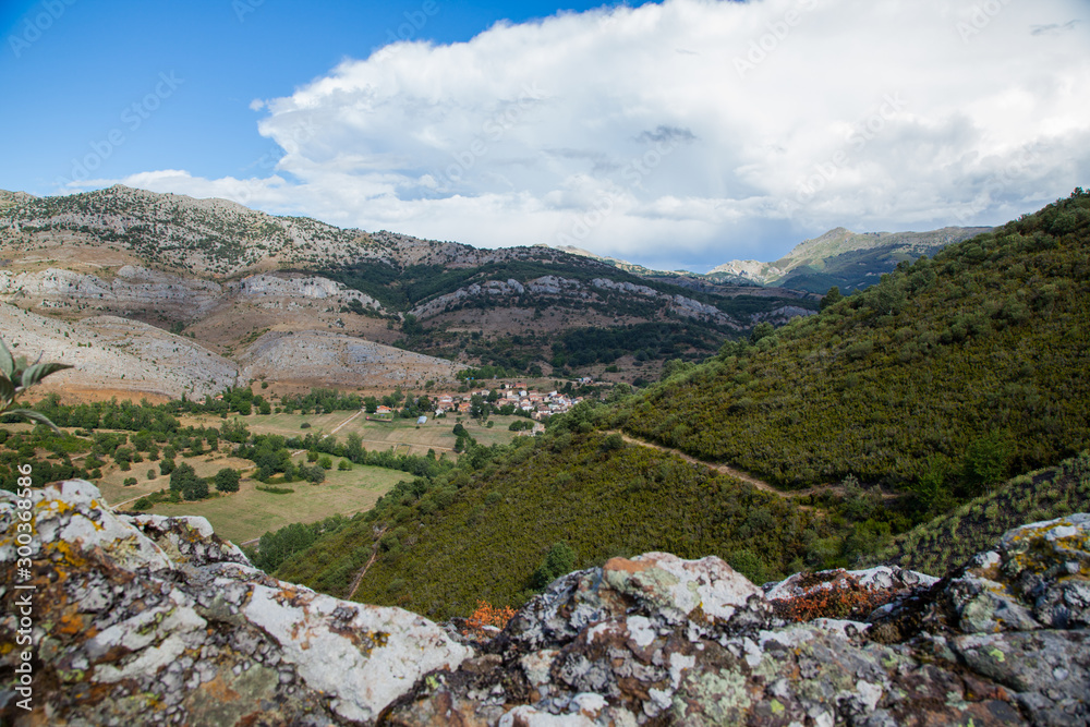 paisaje de montaña en la provicia de León paisaje de montaña en la provicia de León