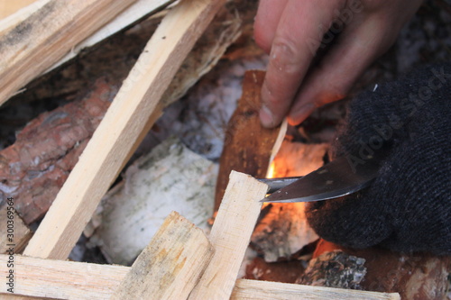 Making a bonfire with a knife and silicon