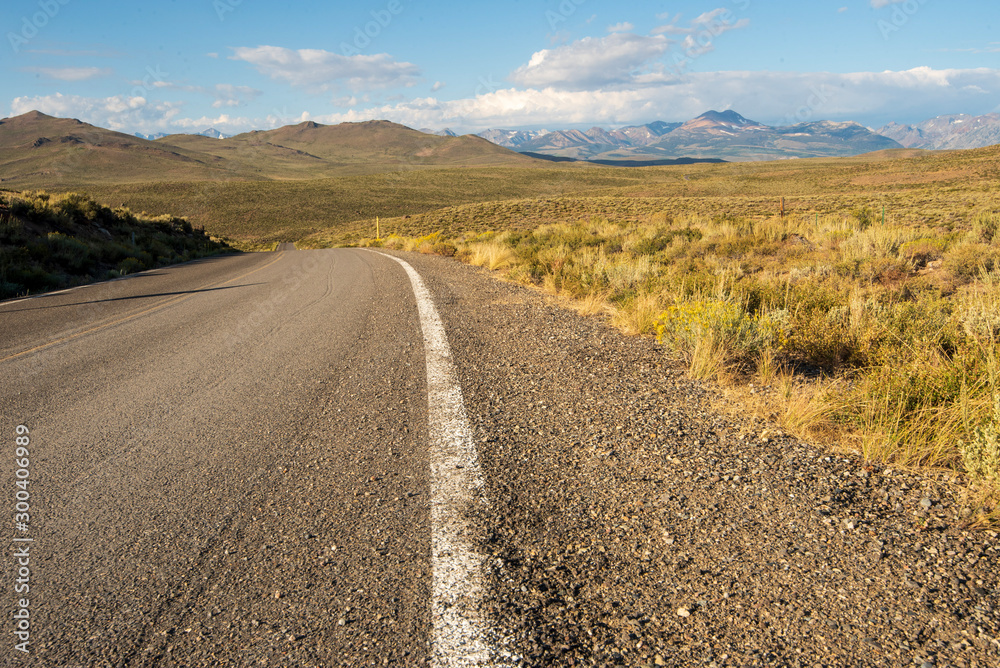 Fototapeta premium Sierra Nevada hills on the road to Bodie, California ghost town