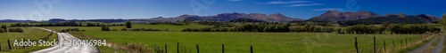 panoramique de la chaîne des Puys du Sancy en Auvergne, France