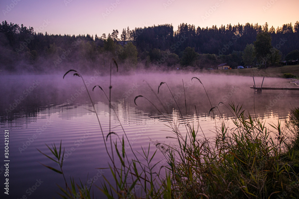 Fototapeta premium Sonnenaufgang am Auensee