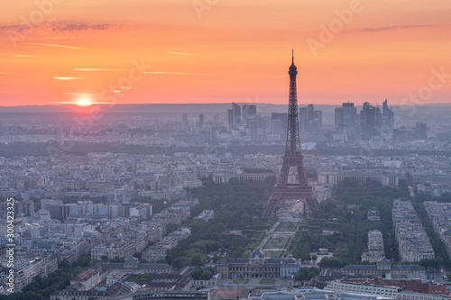 Eifel tower at sunset © Tuomas