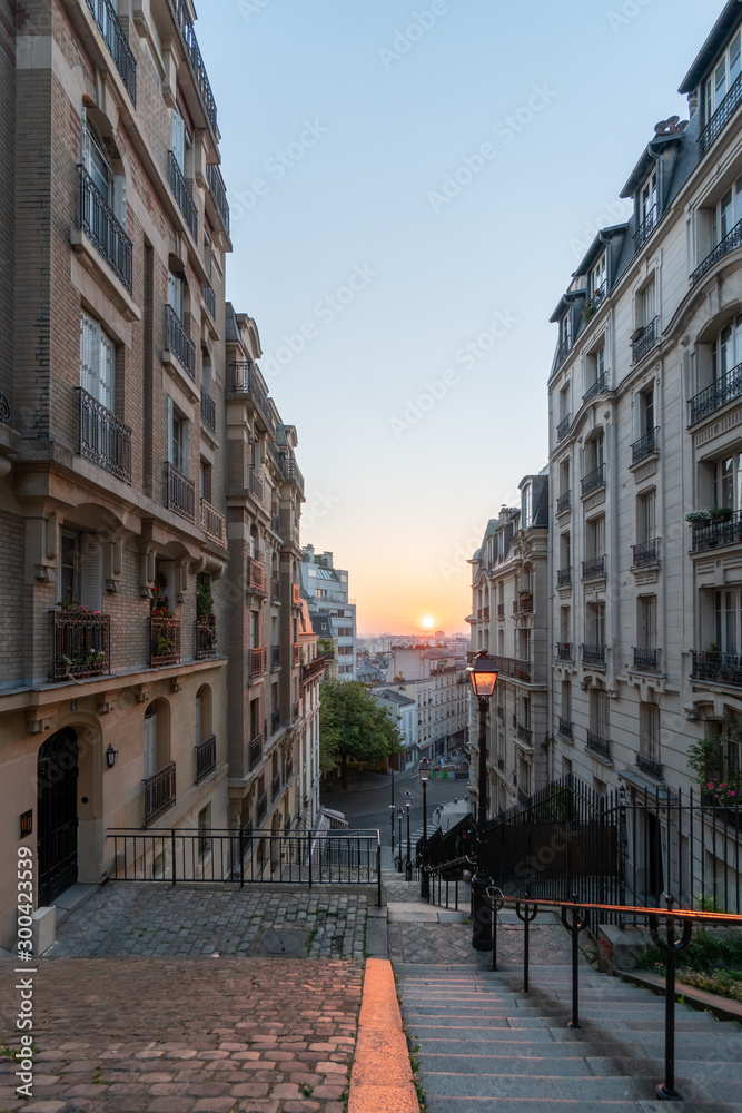 Fototapeta premium sunrise in Paris