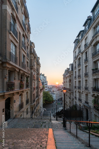 Fototapeta Naklejka Na Ścianę i Meble -  sunrise in Paris