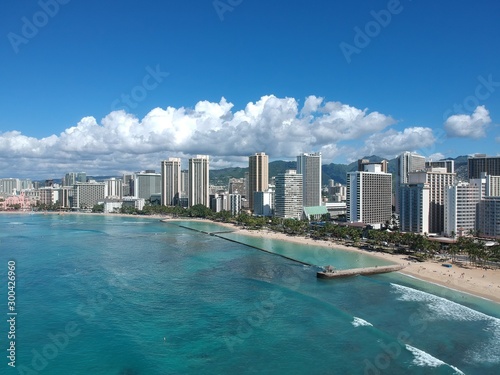 view of Waikiki  © Elias Bitar