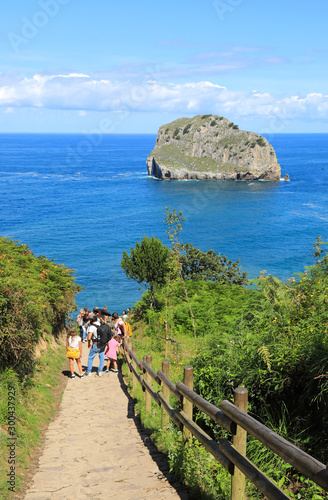  gaztelugatxe isla aquech senderista país vasco 4M0A7866-as19 photo