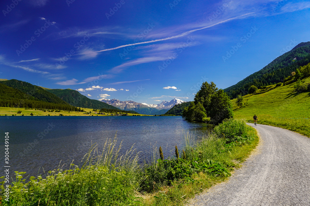 Obraz premium lake in the mountains