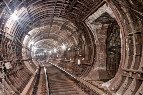 Subway tunnel for metropolitan trains
