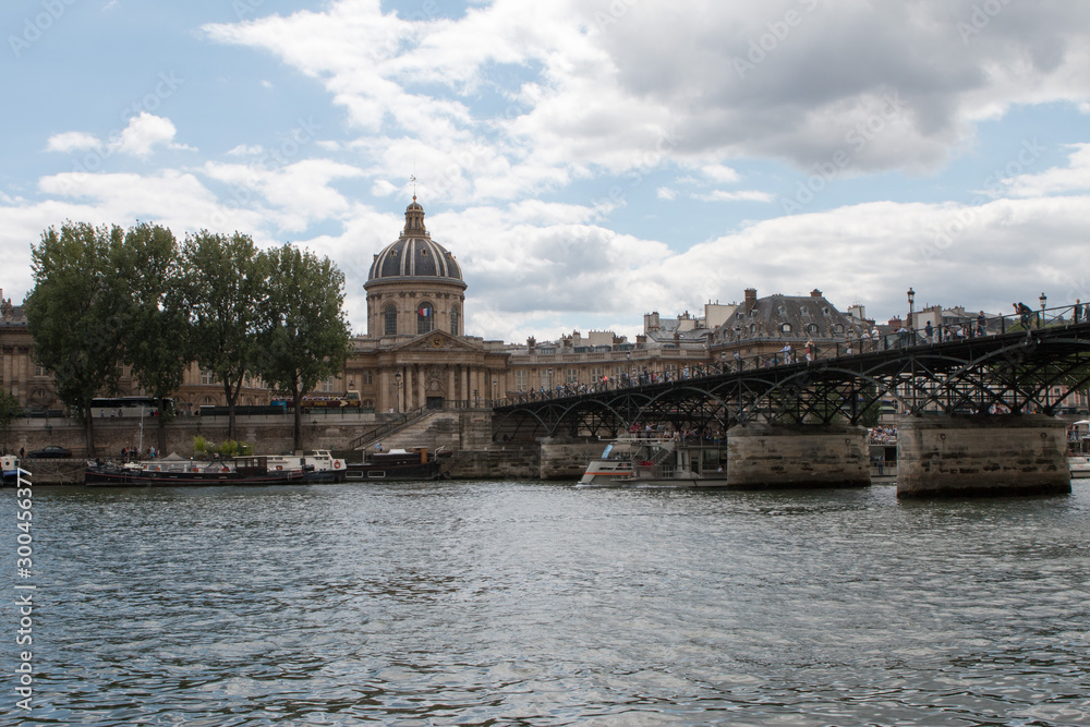 Institut de France et le pont des Arts Paris