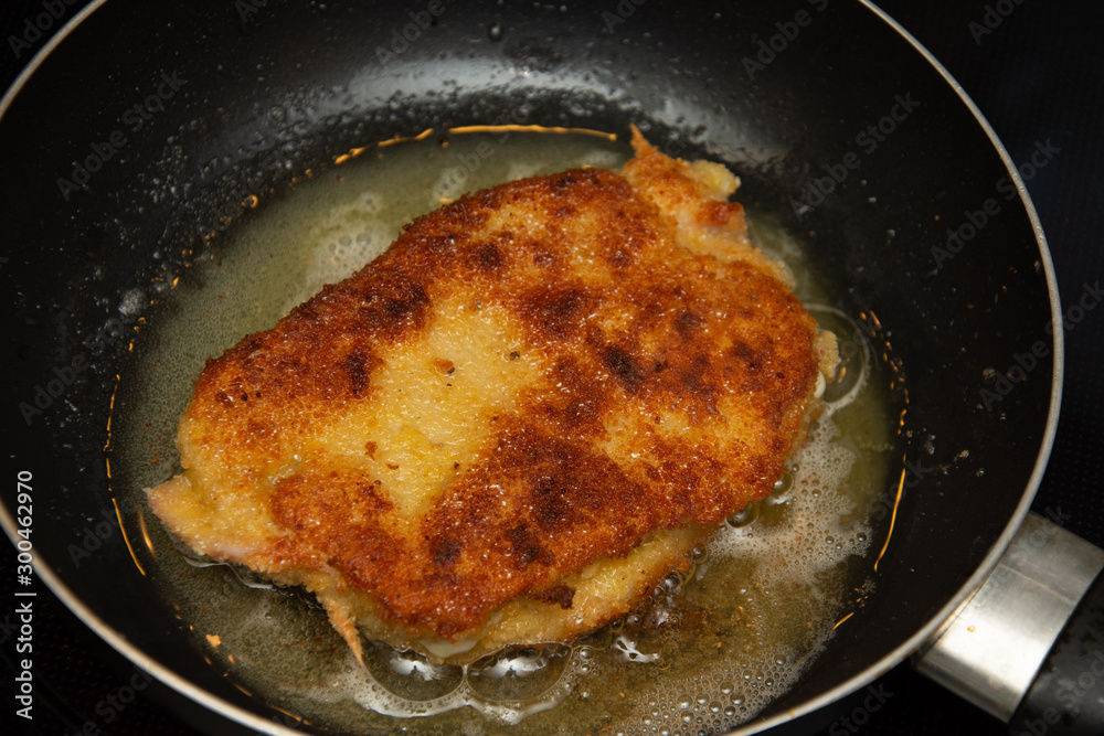Cutlets with melted cheese ,Recette de Chaussons panés (cordon bleu maison) Cutlets with melted cheese ,Recette de Chaussons panés (cordon bleu maison)