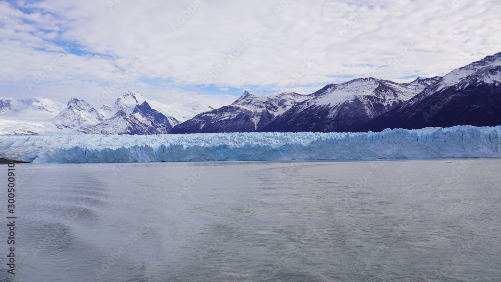 A view of perito moreno glacier in los glaciares