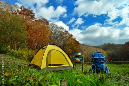 秋・湖畔のキャンプ