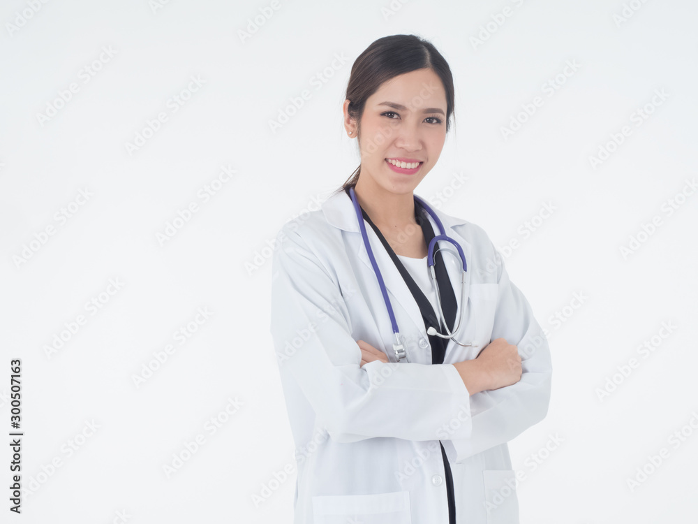 In the hospital, the examination room of the doctor, the female doctor stood, put on a uniform, smiled to welcome the patients, the patients who come to receive full treatment. In the hospital, the examination room of the doctor, the female doctor stood, put on a uniform, smiled to welcome the patients, the patients who come to receive full treatment.
