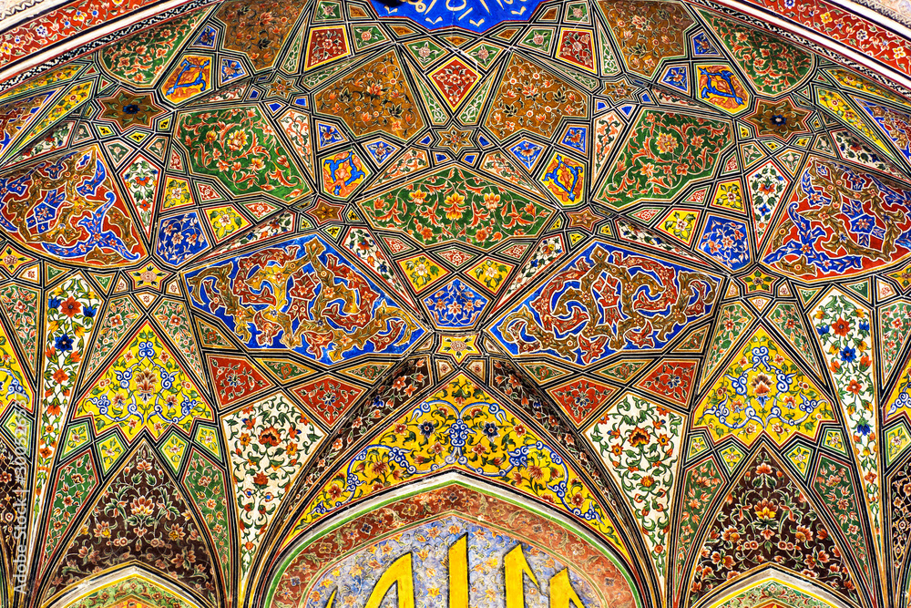 Geometrical Islamic interior pattern 