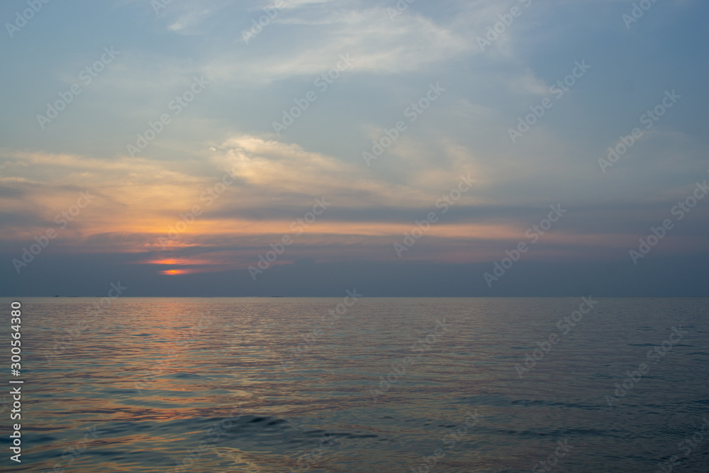 Obraz premium sunset over the sea