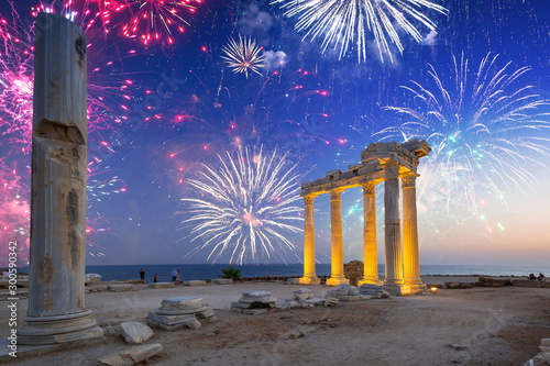Fototapeta Naklejka Na Ścianę i Meble -  Fireworks display over the temple of Apollo in Side, Turkey