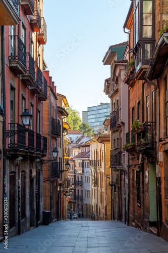 Wallpaper Mural Lugares de Oviedo Torontodigital.ca