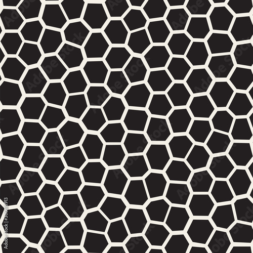 Seamless irregular lines vector mosaic pattern. Abstract chaotic tessellation texture