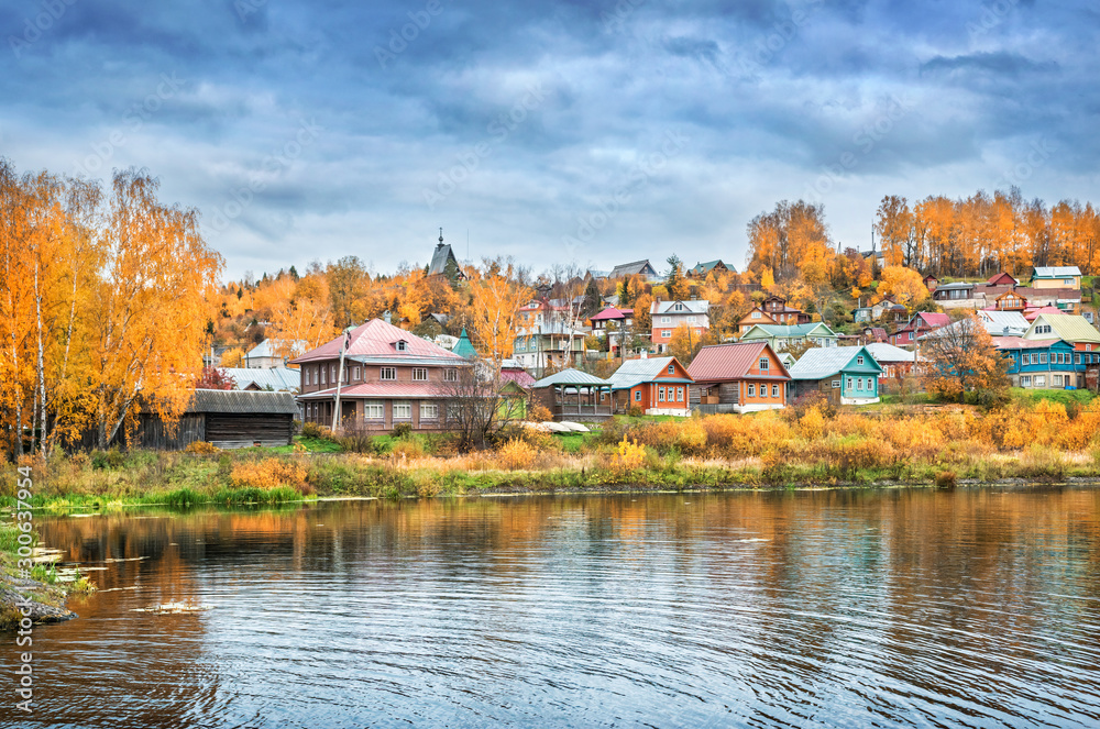 Дома на реке Шохонке Wooden colorful houses at river Shokhonka Дома на реке Шохонке Wooden colorful houses at river Shokhonka