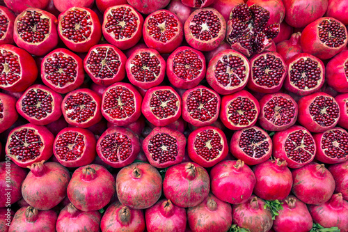 Background from Ripe pomegranates © ra3rn