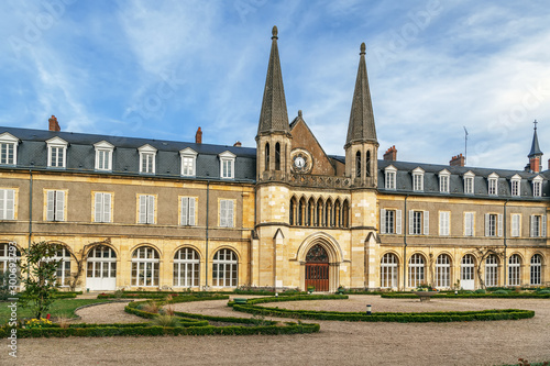 Schilderij op canvas Saint Gildard abbey, Nevers, France