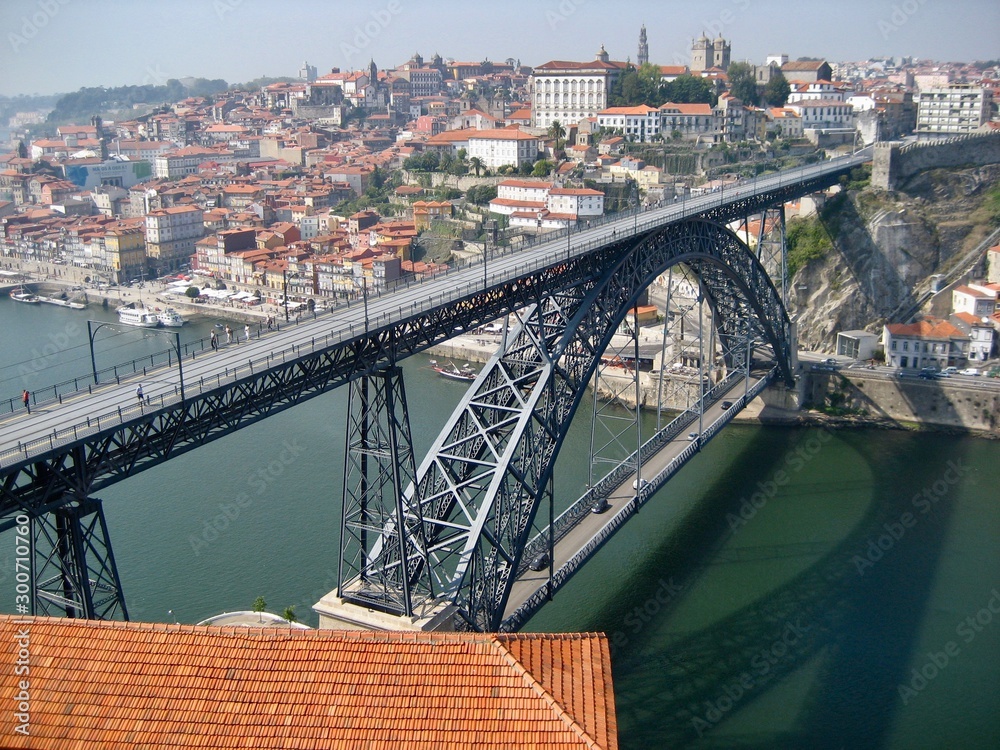 Ponte Luiz I sobre o Rio Douro entre Porto e Vila Nova de Gaia, Portugal