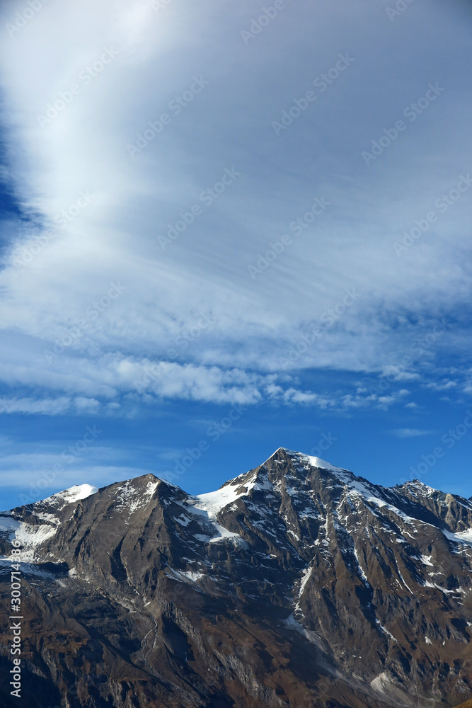 Föhnwolke über den Gipfeln - foehn weather in the Central Alps