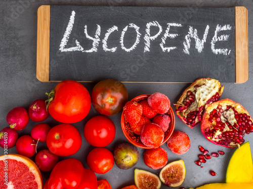 Obraz na płótnie Sources of lycopene, Fruits and vegetables that are high in lycopene include, a carotenoid antioxidant w salonie