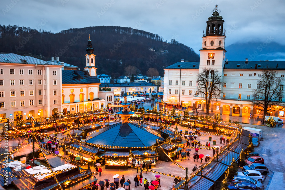 Naklejka premium Salzburg, Austria - Christkindlmarkt, Jarmark Bożonarodzeniowy