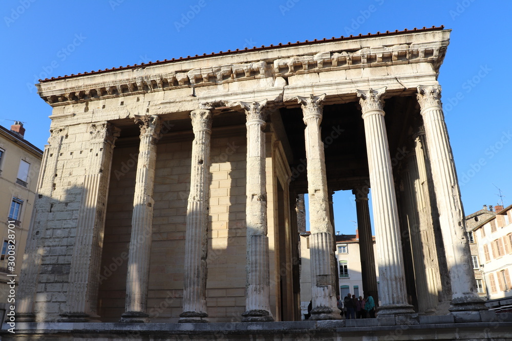 Le temple romain d'Auguste et de Livie dans la Ville de Vienne - Département Isère - France