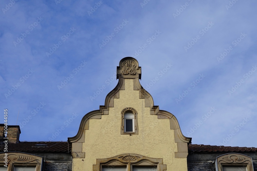 Dach eines Jugenstilhauses in Landau in der Pfalz