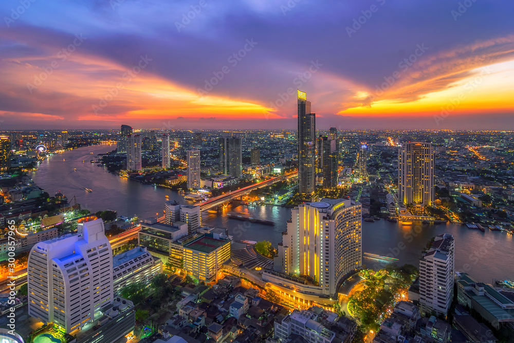 Obraz premium Sathorn Bridge